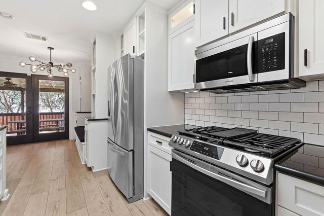 1511 Knoll Ridge DR, Cedar Park, TX 78613