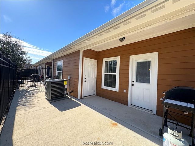 301 Southwest Parkway 308, College Station, TX 77840