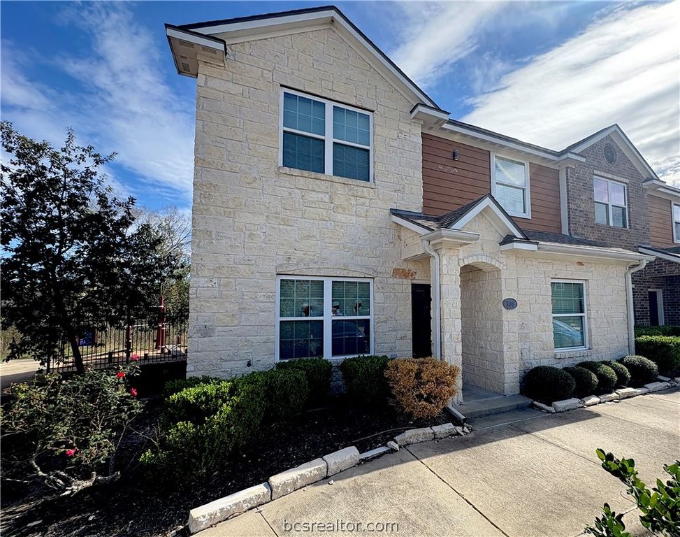 301 Southwest Parkway 308, College Station, TX 77840