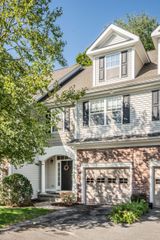47 Park Place Circle 47, West Hartford, CT 06110