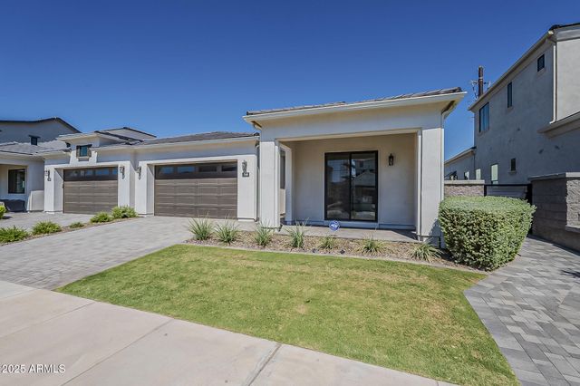 2660 E LONGHORN Court, Gilbert, AZ 85297