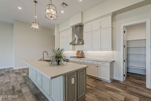 2660 E LONGHORN Court, Gilbert, AZ 85297