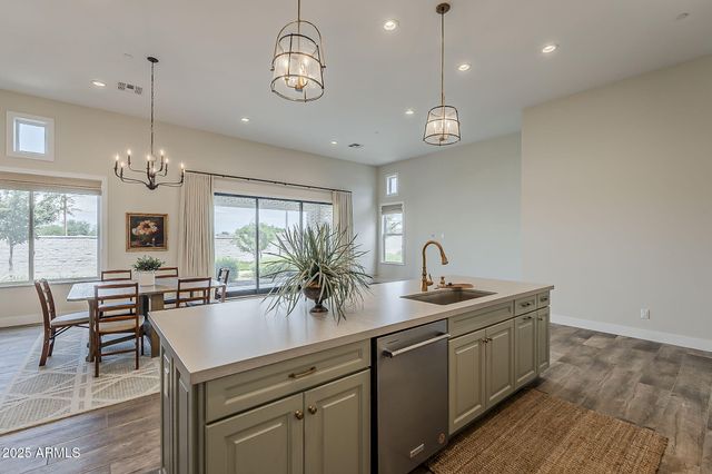 2660 E LONGHORN Court, Gilbert, AZ 85297