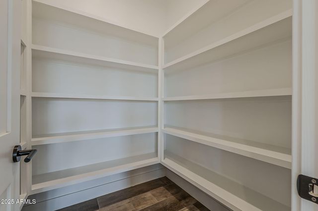 2660 E LONGHORN Court, Gilbert, AZ 85297