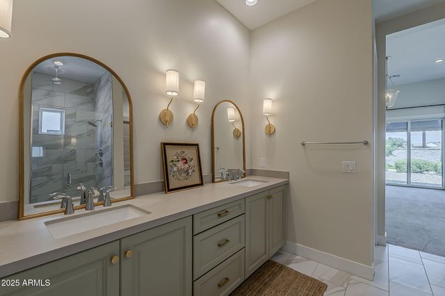 2660 E LONGHORN Court, Gilbert, AZ 85297