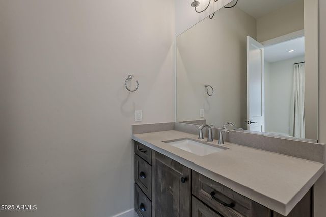 2660 E LONGHORN Court, Gilbert, AZ 85297