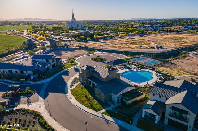 2660 E LONGHORN Court, Gilbert, AZ 85297