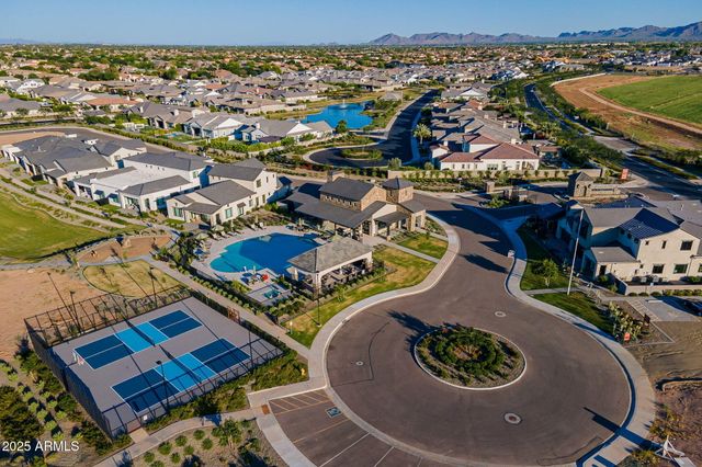 2660 E LONGHORN Court, Gilbert, AZ 85297