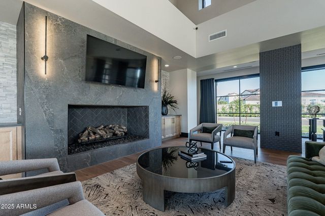 2660 E LONGHORN Court, Gilbert, AZ 85297