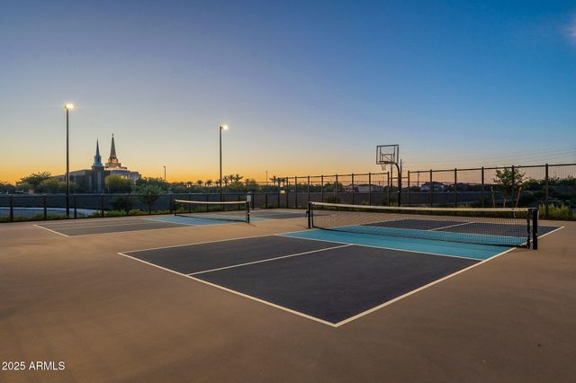 2660 E LONGHORN Court, Gilbert, AZ 85297