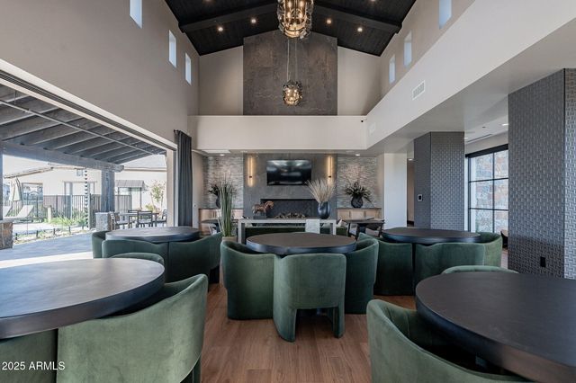 2660 E LONGHORN Court, Gilbert, AZ 85297