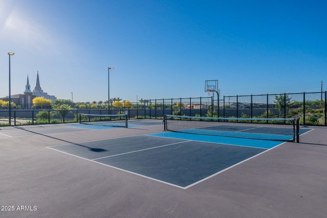 2660 E LONGHORN Court, Gilbert, AZ 85297