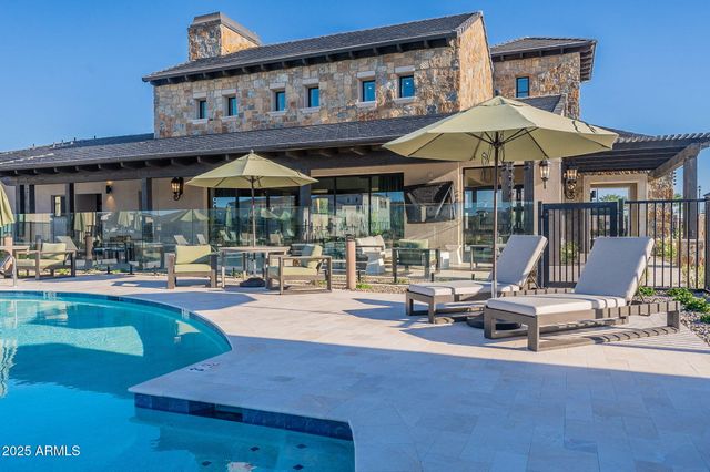 2660 E LONGHORN Court, Gilbert, AZ 85297