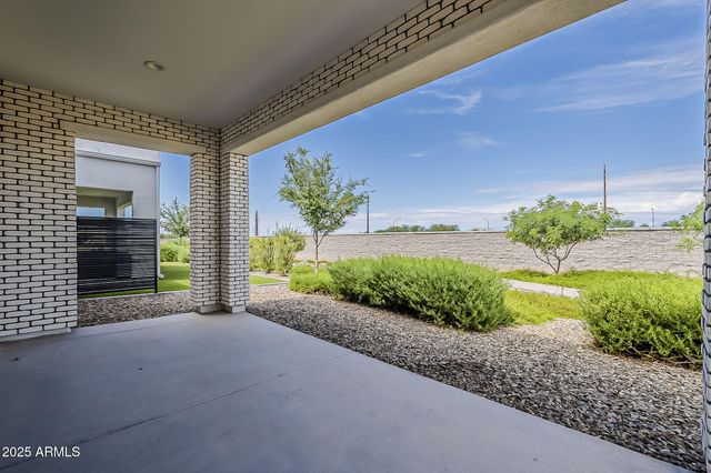 2660 E LONGHORN Court, Gilbert, AZ 85297