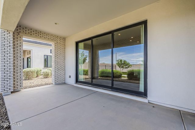 2660 E LONGHORN Court, Gilbert, AZ 85297