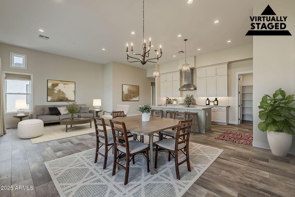 2660 E LONGHORN Court, Gilbert, AZ 85297