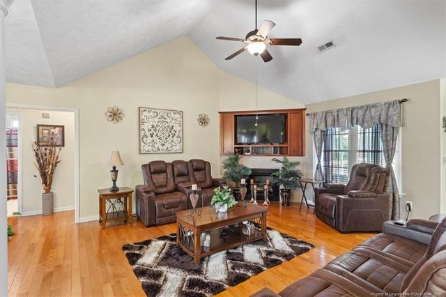 5704 Gentleman Drive, Hope Mills, NC 28348