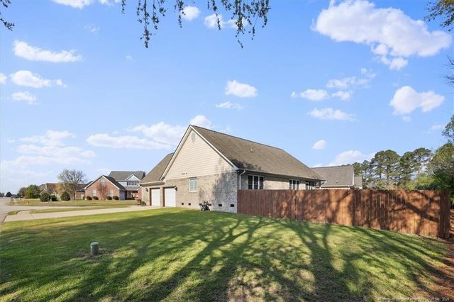 5704 Gentleman Drive, Hope Mills, NC 28348