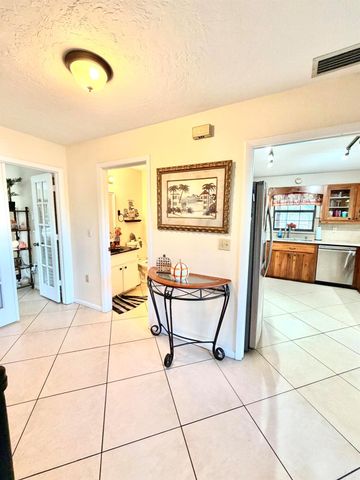 505 SE 18th Way, Okeechobee, FL 34974