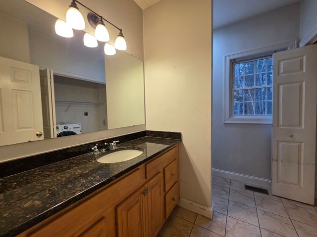 345 New Boston Rd, Sturbridge, MA 01566