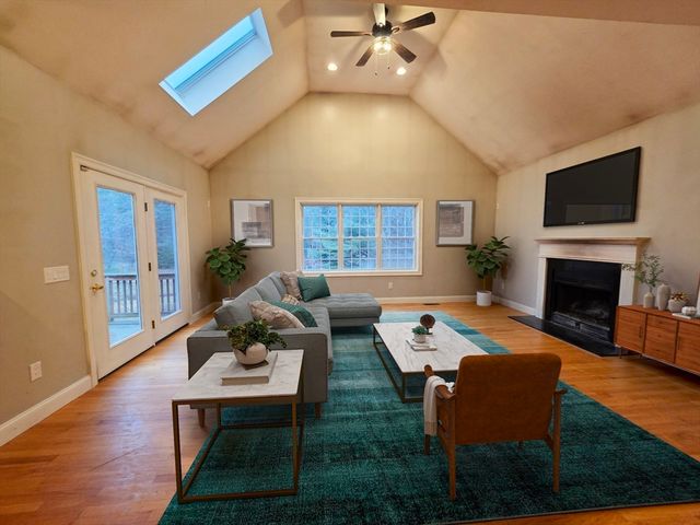 345 New Boston Rd, Sturbridge, MA 01566