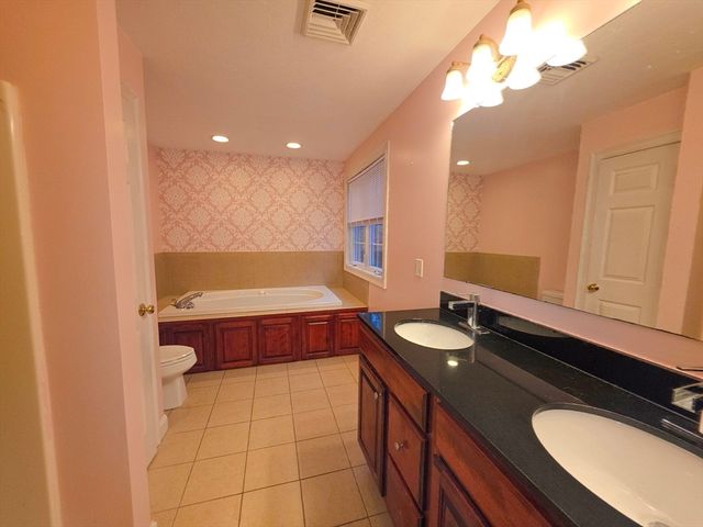 345 New Boston Rd, Sturbridge, MA 01566