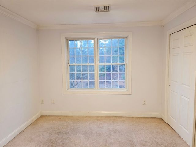 345 New Boston Rd, Sturbridge, MA 01566