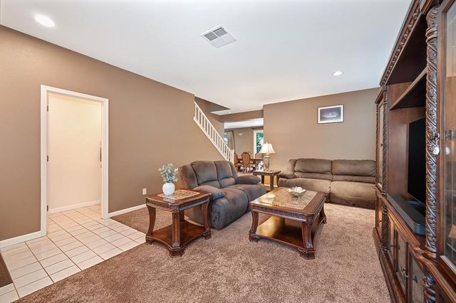 721 Dover Ln, Lincoln, CA 95648