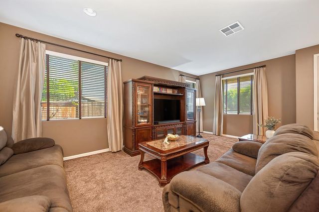 721 Dover Ln, Lincoln, CA 95648