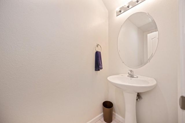 721 Dover Ln, Lincoln, CA 95648