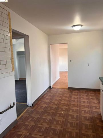 6230 Hayes St, Oakland, CA 94621