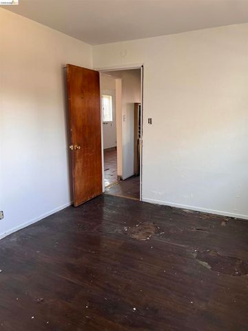 6230 Hayes St, Oakland, CA 94621