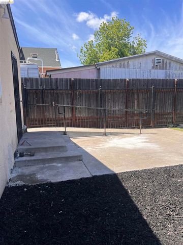 6230 Hayes St, Oakland, CA 94621
