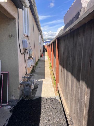 6230 Hayes St, Oakland, CA 94621