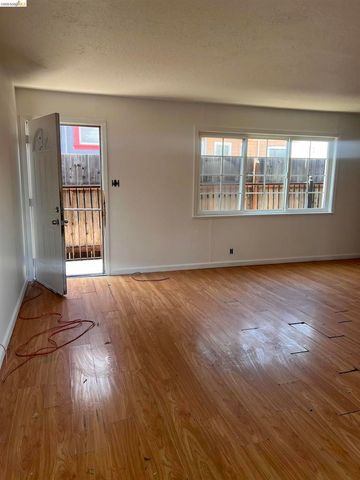 6230 Hayes St, Oakland, CA 94621