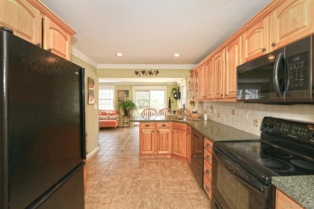 182 Siegel Boulevard, Babylon, NY 11702