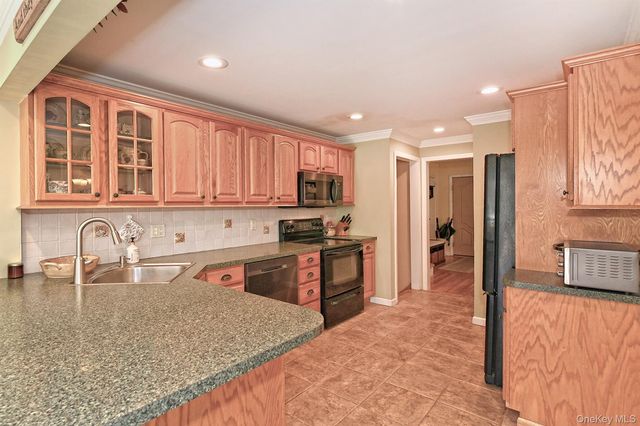 182 Siegel Boulevard, Babylon, NY 11702