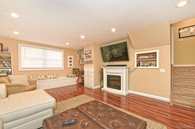 182 Siegel Boulevard, Babylon, NY 11702