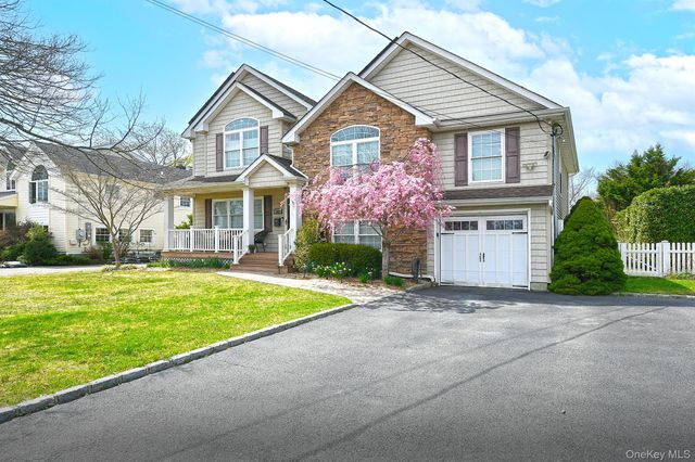 182 Siegel Boulevard, Babylon, NY 11702