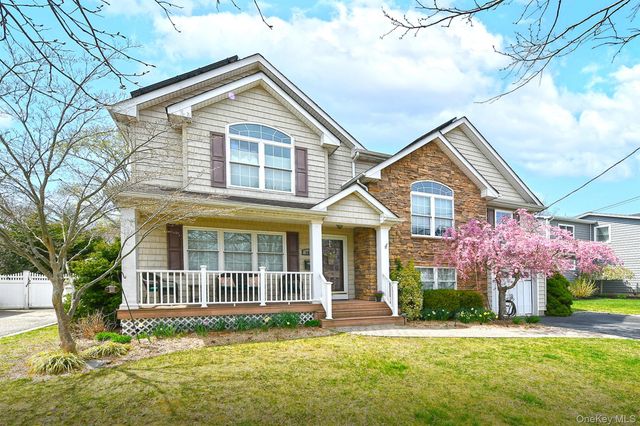 182 Siegel Boulevard, Babylon, NY 11702