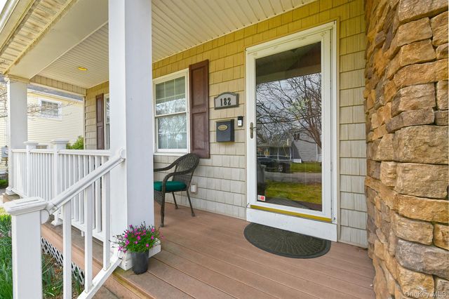 182 Siegel Boulevard, Babylon, NY 11702