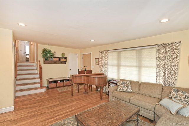 182 Siegel Boulevard, Babylon, NY 11702