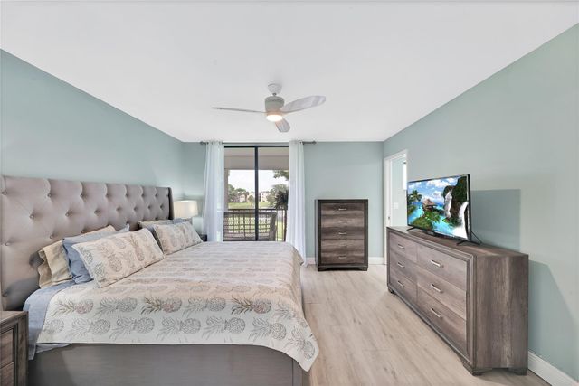 5250 Las Verdes Cir 212, Delray Beach, FL 33484