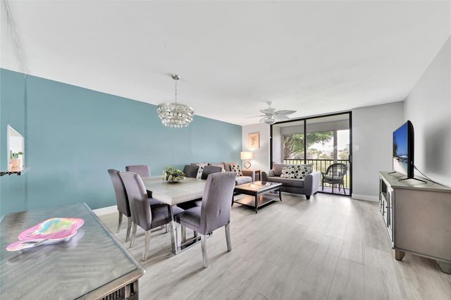 5250 Las Verdes Cir 212, Delray Beach, FL 33484