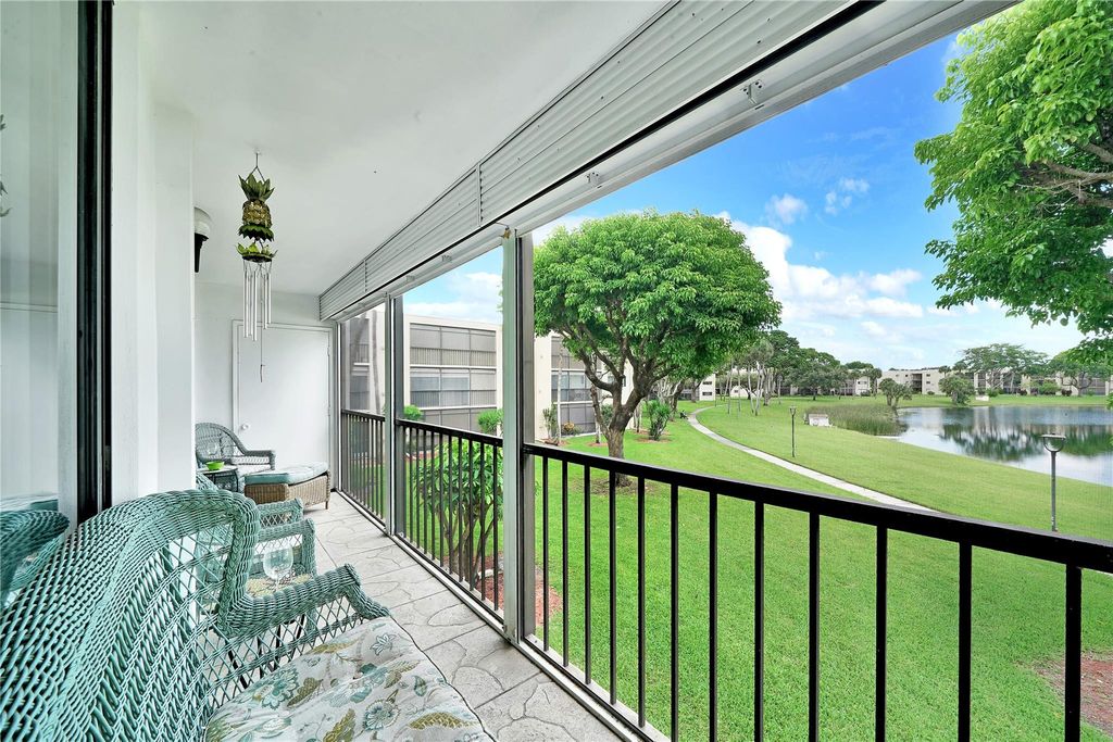 5250 Las Verdes Cir 212, Delray Beach, FL 33484