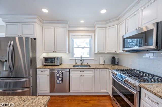 7 Carlson Pl, Parsippany-troy Hills Twp., NJ 07034