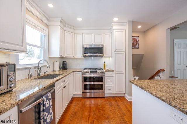 7 Carlson Pl, Parsippany-troy Hills Twp., NJ 07034