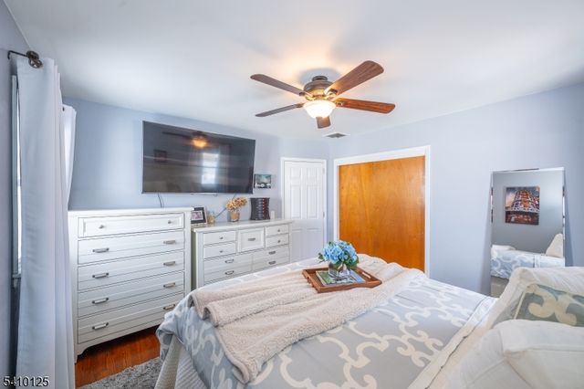 7 Carlson Pl, Parsippany-troy Hills Twp., NJ 07034