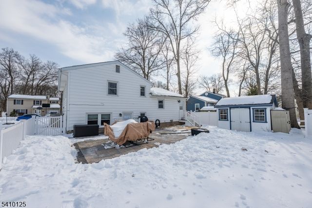 7 Carlson Pl, Parsippany-troy Hills Twp., NJ 07034