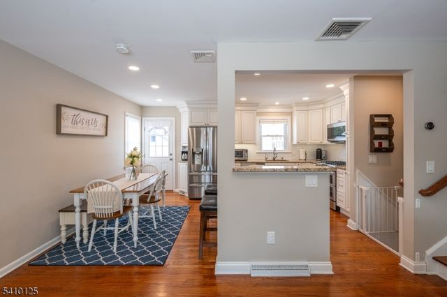 7 Carlson Pl, Parsippany-troy Hills Twp., NJ 07034